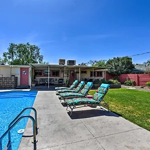 Holiday home Vintage Vegas Oasis Less Than 3 Mi To The Strip!