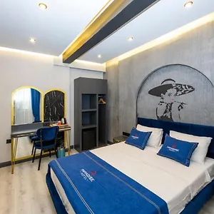 Paradise Hotel Istanboel